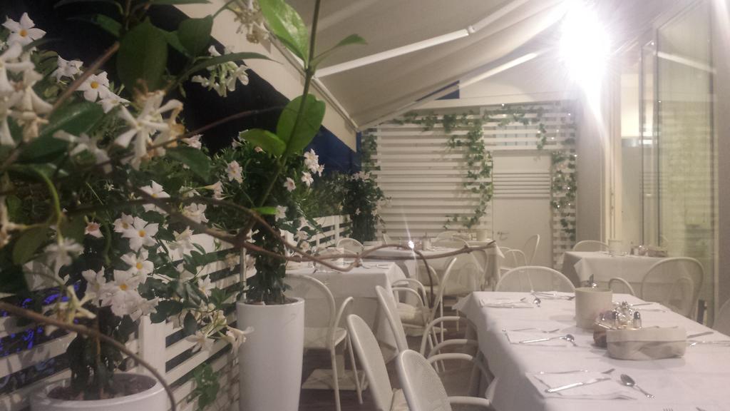 Hotel Ermeti B&B Brunch Ριτσόνε Εξωτερικό φωτογραφία
